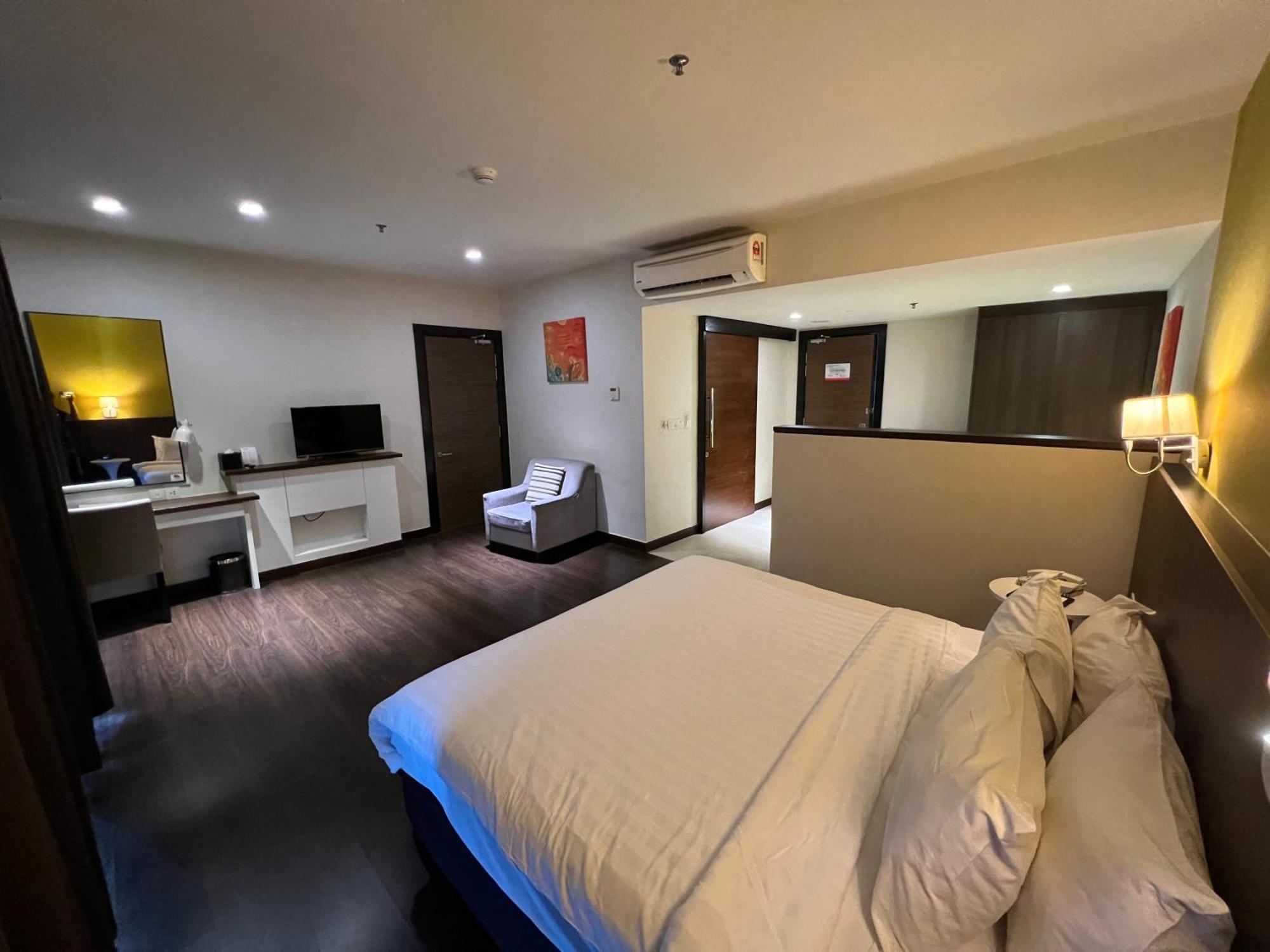 Wyndham Garden I-City Shah Alam Exterior photo
